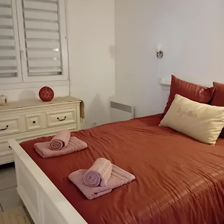 Bas De Avec Jardin Et Piscine Proche Plages Calanques Marseille